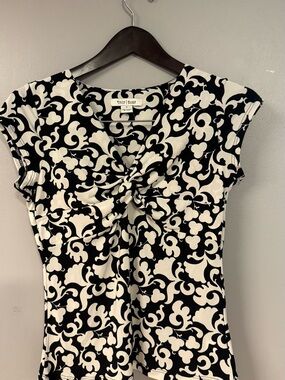 White House Black Market Black and White Patterned BlouseS  and skirt- XS.